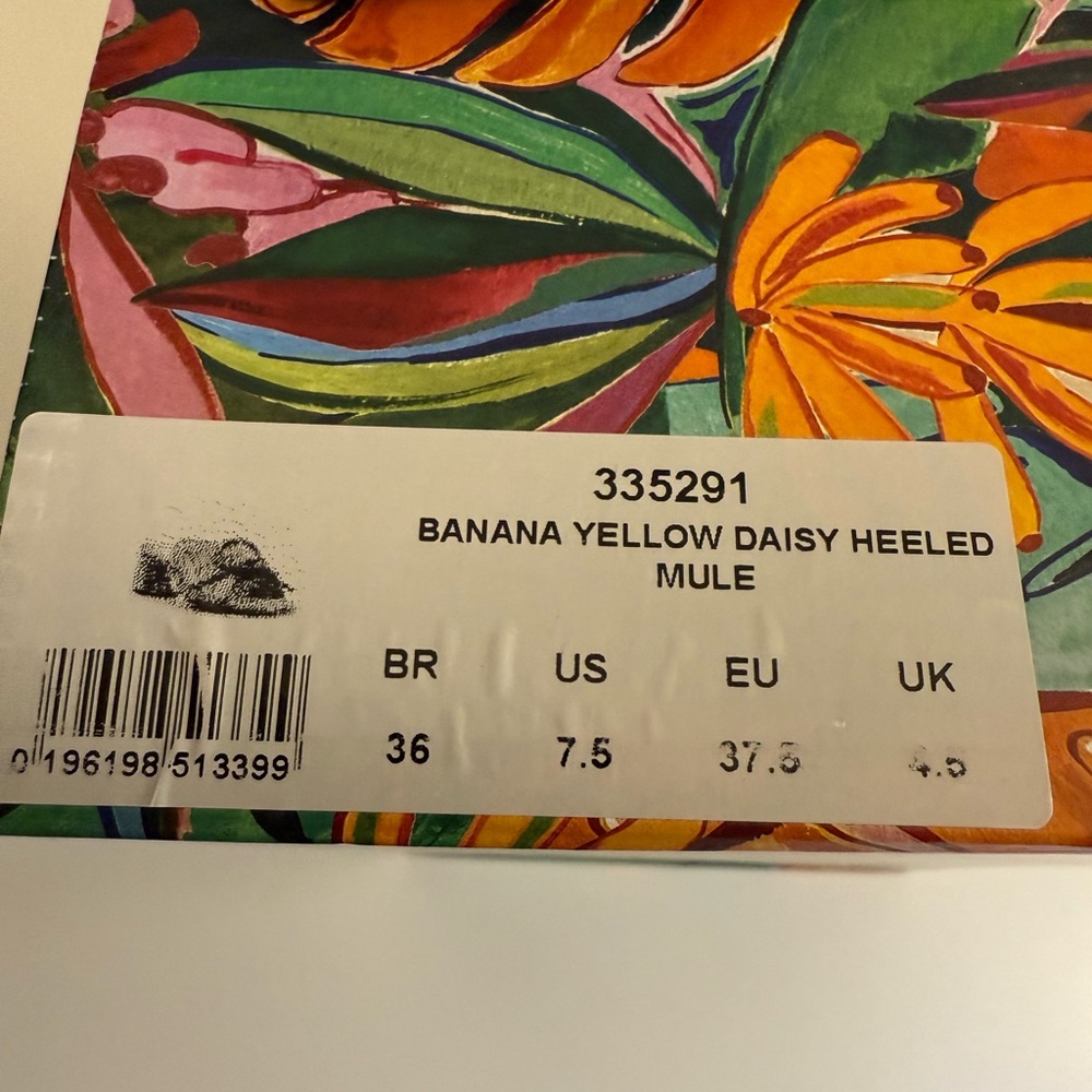 New-Farm Rio
Banana Yellow Daisy Heeled Mule - Picture 15 of 16